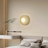 LumenArt - Elegante lampada da parete in resina artificiale di alta qualità per spazi abitativi moderni