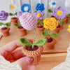 Fiori lavorati a maglia fatti a mano