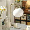 Crea un'atmosfera calda e allegra con la lampada GlowSphere