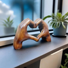Fianna™ | Handgemaakt Houten Handen hartgebaar Beeldje Ornament