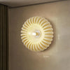 LumenArt - Elegante lampada da parete in resina artificiale di alta qualità per spazi abitativi moderni