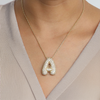 Collana con diamante iniziale a bolle