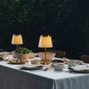 ElegantGlow - Lampada da tavolo raffinata con paralume in tessuto