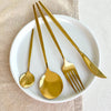 Set di posate dorate minimalista