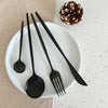 Set di posate moderno nero