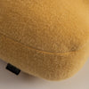 Cuscini in peluche geometrici per il divano