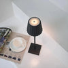 Lampada da tavolo LED wireless – Illuminazione flessibile per spazi abitativi moderni