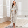 Leopard Luxe Bademantel - Komfort und Stil in Einem