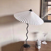 ModernWave Lampada - Illuminazione Artistica e Elegante
