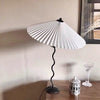 ModernWave Lampada - Illuminazione Artistica e Elegante
