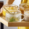 Tazza da tè in vetro LuxeSip - Design goffrato con linee dorate