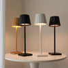 Lampada da tavolo LED wireless – Illuminazione flessibile per spazi abitativi moderni