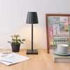 Lampada da tavolo LED wireless – Illuminazione flessibile per spazi abitativi moderni