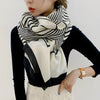 Sciarpa Elegance Stripe - Accessorio Elegante con Tocco di Lusso