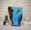 OceanGlow Luxe lampada da tavolo illuminata - Resina epossidica serena con ricarica USB