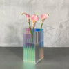 RippleGlow vaso acrilico - design arcobaleno per eleganza moderna