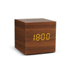 Sveglia LED a forma di cubo di legno