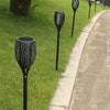 Torce da giardino ad energia solare efficienti – Illuminazione esterna suggestiva